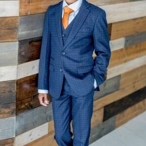 Boy’s Isaac Mizrahi 3-piece navy windowpane suit, size 10